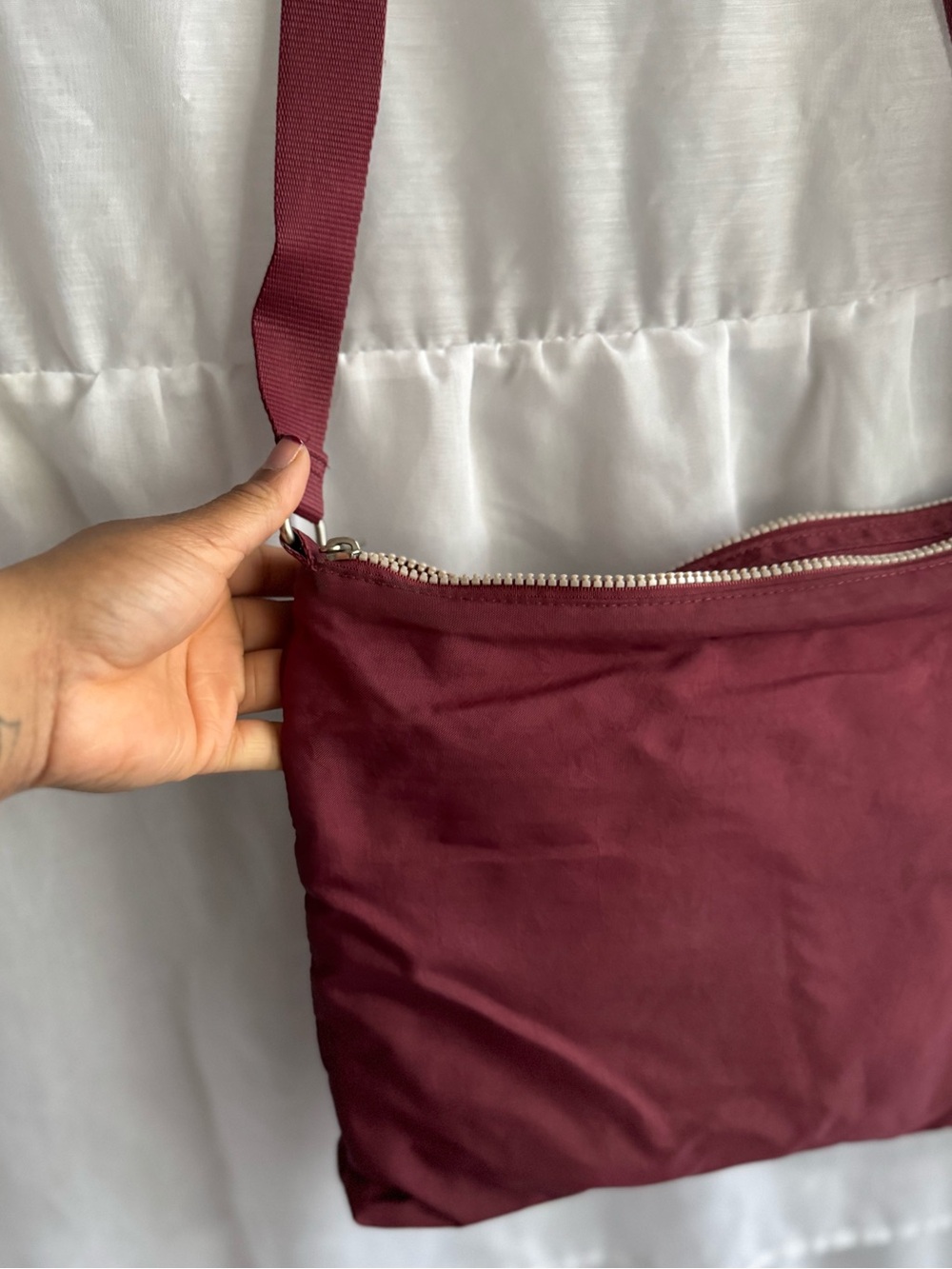 Baggallini Multi-Pocket Crossbody Bag - Picture 9 of 11